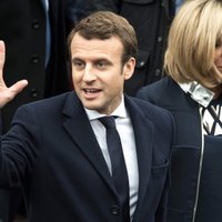 Francijas prezidenta vēlēšanās uzvar Makrons