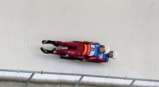 Latvijas kamaniņu braucējiem otrā vieta Pasaules kausa komandu stafetē