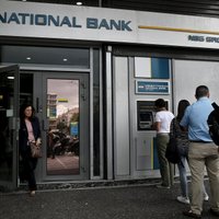 Grieķijas bankas pirmdien var neatvērties, brīdina ECB