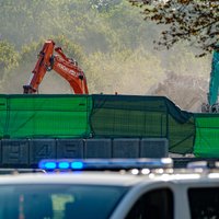 В Пардаугаве продолжается демонтаж фундамента снесенного памятника