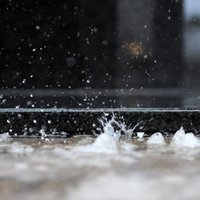 На подтопленные улицы в столице выедет спецтехника, чтобы откачать воду