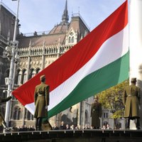 Apturēta Ungārijā lielākā opozīcijas laikraksta darbība
