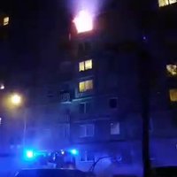 Video: Purvciemā liesmas plosa deviņstāvu nama dzīvokli