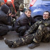 Vardarbība Kijevā ir 'pilnīgi necilvēcīga', paziņo Baltais nams