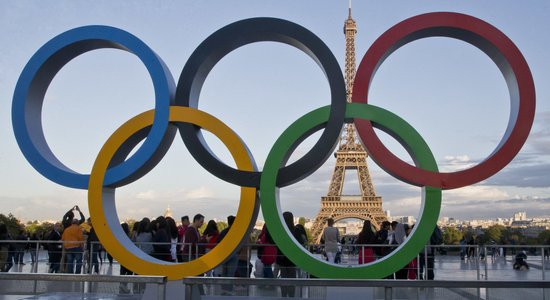 Francijas vilcienā nozagti Parīzes Olimpisko spēļu apsardzes plāni