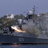 Raķešu triecienā Krievijas Melnās jūras kara flotes štābam Sevastopolē nogalināti deviņi cilvēki, ziņo Ukraina