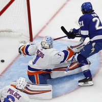 'Islanders' sērijas ceturtajā spēlē panāk izlīdzinājumu pret 'Lightning'