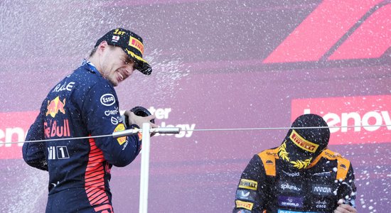 Verstapens uzvar Japānas 'Grand Prix'; 'Red Bull' nodrošina uzvaru Konstruktoru kausā