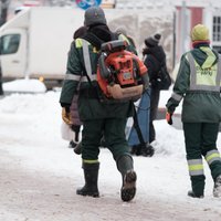 Rīgas 2. slimnīcā trīskāršojies uz ielām traumas guvušo skaits; dakteri aicina neiet laukā