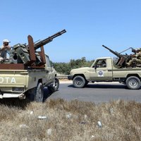 Lībijas austrumdaļas valdības armija sāk uzbrukumu Tripolei