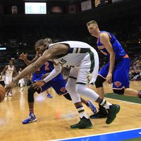 Porziņģis ar teicamu NBA debiju kaldina 'Knicks' uzvaru