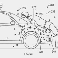 'Google' patentējis lipīgu motora pārsegu gājēju drošībai