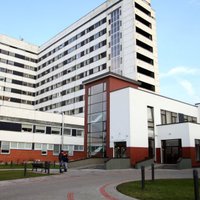 Больнице "Гайльэзерс" пришлось оправдываться за нищенку с 1200 евро