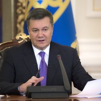Janukovičs pametis Ukrainu bailēs par drošību; sola atgriezties