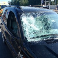 Rīgā avārijas dēļ bloķēta satiksme Ģertrūdes ielā
