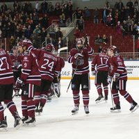 Pieci Latvijas jaunie hokejisti iekļauti šī gada NHL drafta noslēdzošajā prognozē