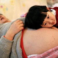 Ķīna plāno veicināt dzimstību