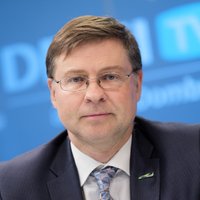 Gada otrajā pusē sagaidāma nopietna ekonomikas bremzēšanās, brīdina Dombrovskis