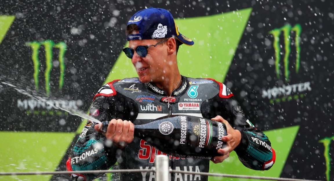 Kvartararo triumfē 'MotoGP' sacensību posmā Portugālē