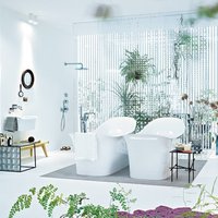 Dāmu veidots dizains vannasistabā: špikeri romantiskam iekārtojumam