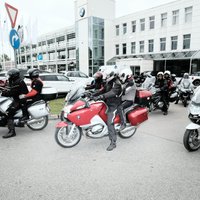 Foto: 26 motociklisti no Latvijas startē teju 6000 km garā braucienā