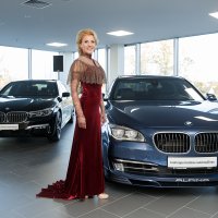 Foto: Ar vērienu Rīgā atklāts Baltijā lielākais BMW autocentrs