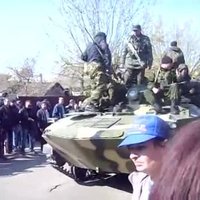 Video: Prokrieviskās vienības tikušas pie bruņutransportieriem