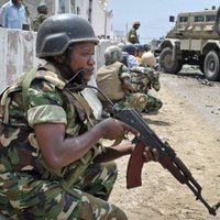 'Rietumu' spēki uzbrūk mūsu piekrastes bāzei, paziņo Somālijas islāmisti