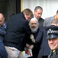Londonā arestēts 'WikiLeaks' dibinātājs Asanžs