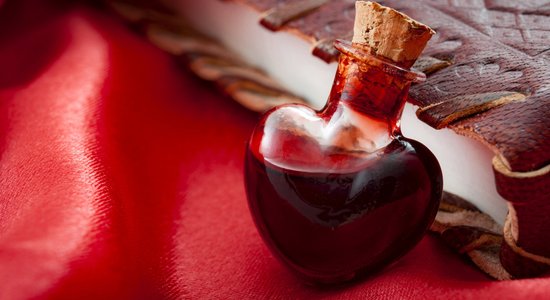 Приворот по 200-летнему рецепту – в румынском музее фармацевтики посетителей учат варить старинное любовное зелье