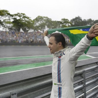 Masa savā pēdējā Brazīlijas 'Grand Prix' posmā nopelna soda punktus un visu komandu ovācijas