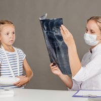 Bērnam jāveic rentgena izmeklējums: kā stari ietekmē organismu