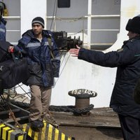 Arestēti avarējušā kuģa 'Daļnij Vostok' ārzemju jūrnieki