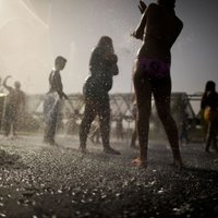 Eiropu septembrī sagaida jauns karstuma vilnis, brīdina sinoptiķi
