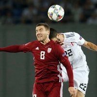 Latvijas futbola izlase FIFA rangā zaudē divas pozīcijas