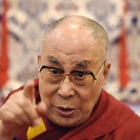 Просто расслабьтесь. Далай-лама в Риге: о счастье, деньгах, вере и Третьей мировой войне