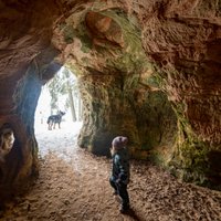 ФОТО. Пещеры, гигантский камень и источник: Кубесельская природная тропа длиной 3,6 км