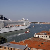 Lagūnas glābšanas vārdā lielos kruīza kuģus padzen no Venēcijas