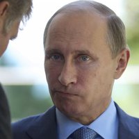 Песков объяснил нападки Запада на Россию негуттаперчевостью Путина
