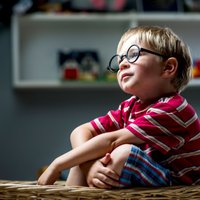 Optometriste atbild uz vecāku populārākajiem jautājumiem par bērna redzes veselību