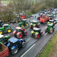 Polijas lauksaimnieki sāk ceļu blokādes: neapmierina imports no Ukrainas