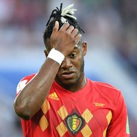 Футболист сборной Бельгии нелепо отпраздновал гол и стал объектом издевок в соцсетях