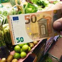 Visbiežāk Latvijā vilto 50 un 20 eiro banknotes