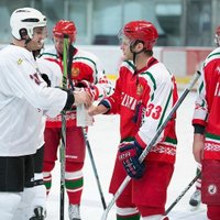 ФОТО: депутаты Сейма сыграли в хоккей с белорусскими коллегами