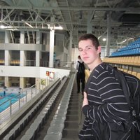 Uvis Kalniņš pirmo reizi labo individuālo Latvijas rekordu peldēšanā