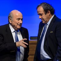 FIFA krīze: Blaters un Platinī atstādināti no amatiem uz 90 dienām