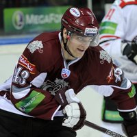 Rīgas 'Dinamo' uz Doņecku dodas 22 hokejistu sastāvā