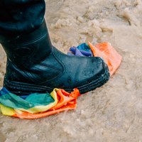 'Nevajadzēja izturēties kā lesbietēm' – homofobisku uzbrukumu izmeklēšana pirms astoņiem gadiem un tagad