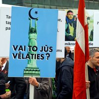 Неизвестное пугает больше: в Балтии "за кадром" остаются тысячи иммигрантов