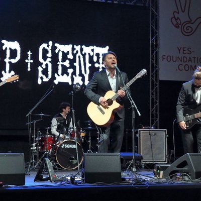 ФОТО: В Риге проходит фестиваль в честь дня рождения Джона Леннона
